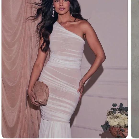 Vici One-Shoulder White Bodycon Dress